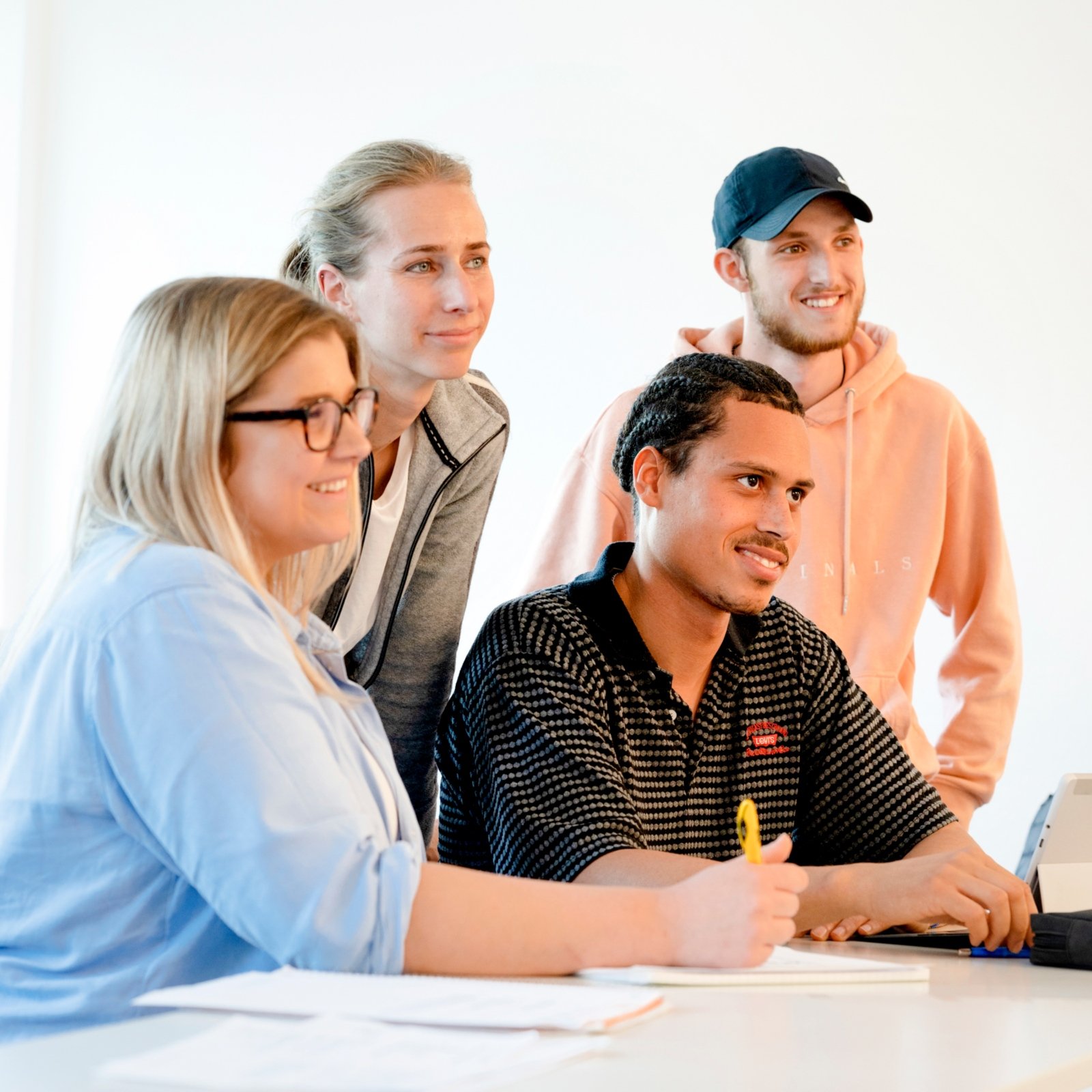 Lehrkraft für besondere Aufgaben  mit dem Schwerpunkt Lernen und Sprache (w/m/d) (c) Caritas Bildungszentrum für Pflege
